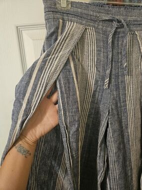 Express Blue and White Striped Women’s Linen-Blend Chinos